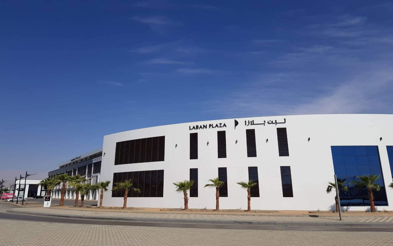 Construction of a commercial complex in the western ring road 4600 m